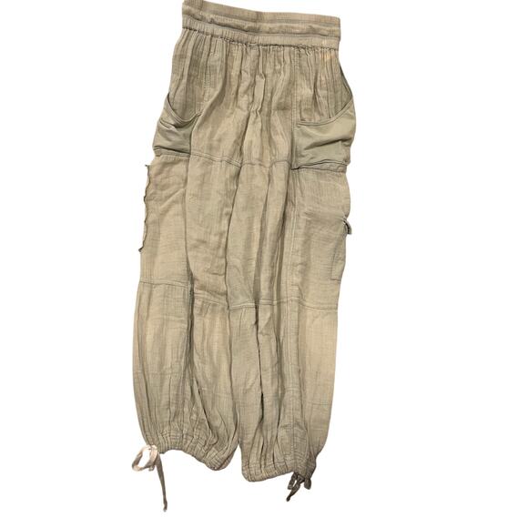 Out From Under Cream/White Cargo Joggers Womans Size S - Picture 2 of 3